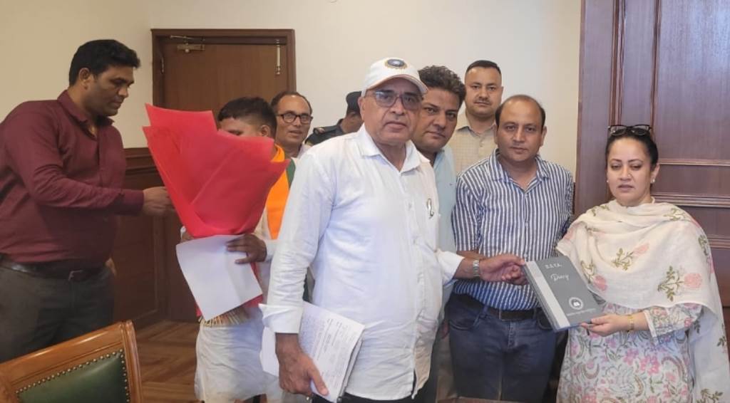 Democratic School Teachers Association delegation meets Health Minister Aarti Rao regarding teachers healthrelated demands